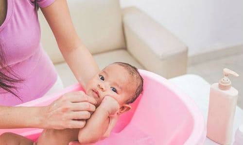 купание новорожденного-выбираем мыло детское