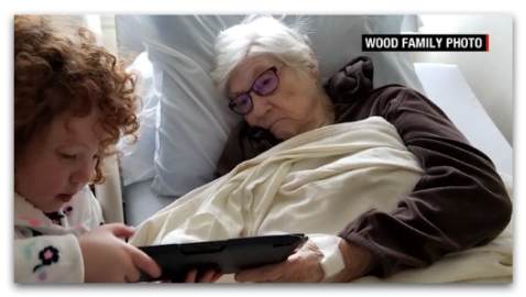 В 90 лет она выздоровела от Коронавируса, хотя прощалась с семьей.